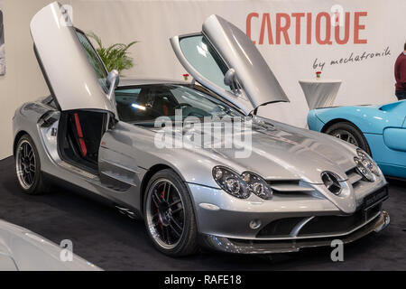 ESSEN, Germania - 23 MAR 2018: Mercedes Benz SLR McLaren 722 Edition auto sportiva presentati presso il Techno Classica Essen vintage car show. Foto Stock