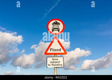 Allarme alluvione segni a Dunwich, Suffolk, Regno Unito. Foto Stock