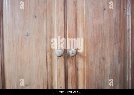 Brown armadio in legno Porte closeup concetto vintage Foto Stock