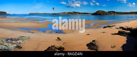 Vista panoramica del cammello estuario, North Cornwall, Inghilterra Foto Stock