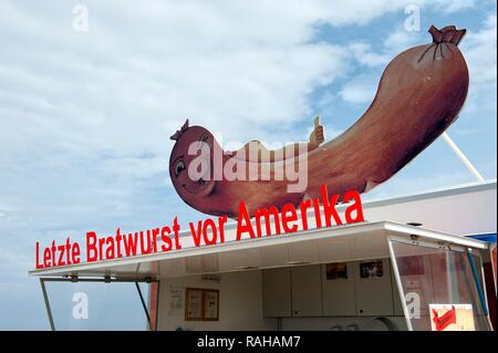 Stallo alimentare Letzte Bratwurst vor Amerika, Tedesco per ultimo negozio di salsiccia prima America, Cabo Sao Vicente, il punto più occidentale del Foto Stock