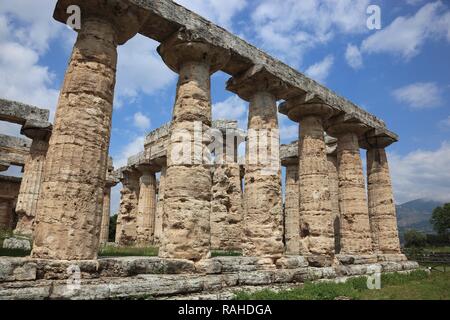 La Basilica e il Tempio di Hera a Paestum, Campania, Italia, Europa Foto Stock