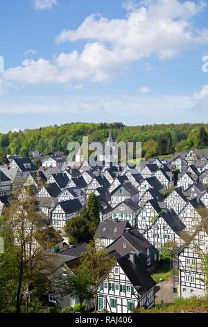 Tipiche case a graticcio, Freudenberg Siegerland regione Renania settentrionale Vestfalia, PublicGround Foto Stock