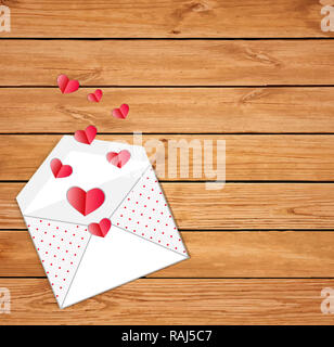 Aprire la busta con sparse piegato Cuori di carta su una superficie di legno con spazio per il testo. Il giorno di San Valentino concetto, illustrazione, Bordo telaio. Foto Stock