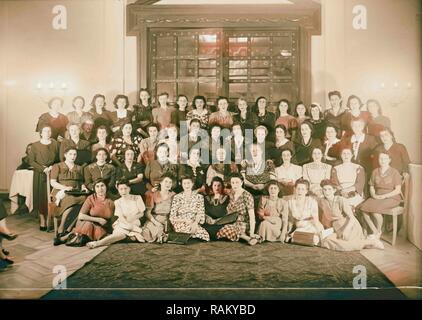 Arab Ladies' Unione. Il secondo gruppo. Hotel King David sett. 15 1944 membri delle donne arabe di unione con Huda Shaʻrawi reinventato Foto Stock