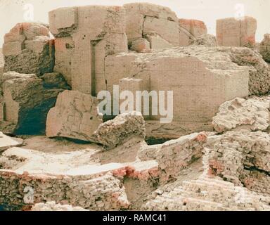 L'Iraq. Babilonia, la Ishtar Gate. 1932, l'Iraq, Babilonia (estinto city). Reinventato da Gibon. Arte Classica con un moderno reinventato Foto Stock
