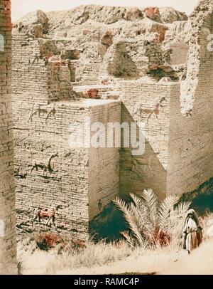 Babilonia. La Ishtar Gate. 1932, l'Iraq, Babilonia (estinto city). Reinventato da Gibon. Arte Classica con un tocco di moderno reinventato Foto Stock