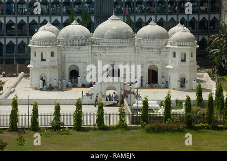 La Moschea Satgumbad situato nell'area Muhammadpur città di Dhaka. Dacca in Bangladesh. Foto Stock