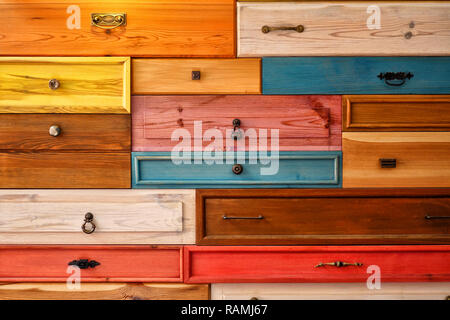 In legno colorato cassetto, Abstract Design decorativo sulla parete Foto Stock