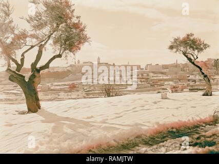 Scene di neve. Betlemme che mostra la chiesa della Natività sotto la neve da Jerusalem-Bethlehem Road. 1941, West Bank reinventato Foto Stock