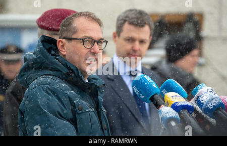 Seeon, Germania. 04 gen 2019. Alexander Dobrindt, capo della CSU membro gruppo, fa una dichiarazione alla stampa durante il ritiro invernale della CSU membro gruppo nel Bundestag nel monastero di Seeon. Credito: Lino Mirgeler/dpa/Alamy Live News Foto Stock