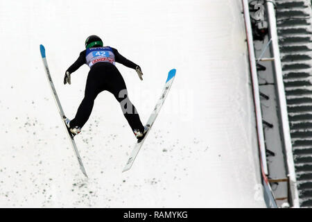 Innsbruck, Austria. 4 gennaio, 2019. Viessmann FIS Ski Jumping World Cup; Bor Pavlovcic (SLO) Credito: Azione Sport Plus/Alamy Live News Foto Stock