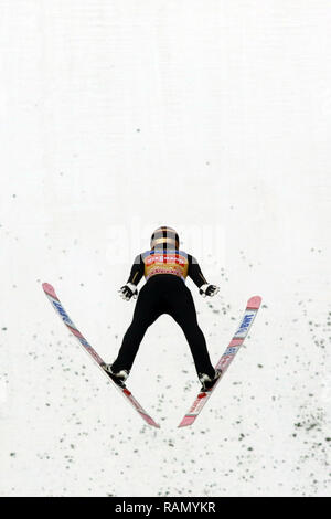 Innsbruck, Austria. 4 gennaio, 2019. Viessmann FIS Ski Jumping World Cup; Ryoyu Kobayashi (JPN) vola Credit: Azione Plus sport/Alamy Live News Foto Stock