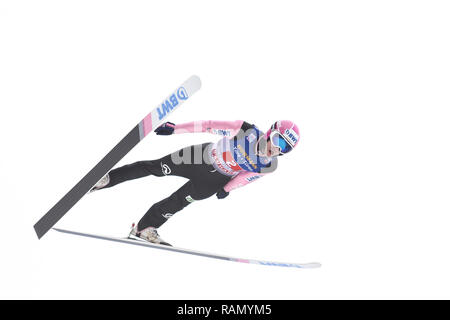 Innsbruck, Austria. 4 gennaio, 2019. Viessmann FIS Ski Jumping World Cup; Roman Koudelka (CZE) vola Credit: Azione Plus sport/Alamy Live News Foto Stock