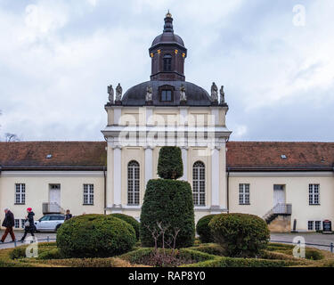 Schloss Köpenick Palace situato su un'isola del fiume Dahme. Il barocco edificio del XVII secolo ospita membro Arte & Artigianato museo, elencati build storici Foto Stock