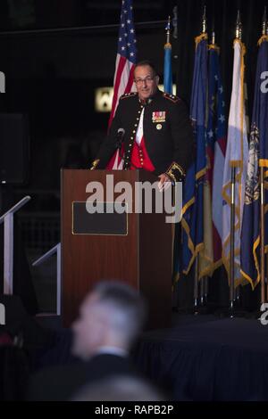 SIMI Valley, California (Feb. 25, 2017) - Il Mag. Gen. Daniel O'Donohue, comandante generale, 1° Divisione Marine, gli indirizzi dei partecipanti durante il settantacinquesimo Seabee annuale palla a Ronald Reagan Presidential Library come ospite d'onore. La sfera è stata organizzata per commemorare il settantacinquesimo anniversario della U.S. Navy Seabees, centocinquantesimo anniversario dell'Ingegnere Civile Corps e il 175mo anniversario della Naval Facilities Engineering Command nel 2017. Foto Stock