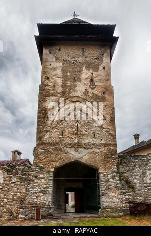 Il serbo monastero ortodosso Sopocani, del XIII secolo, la Serbia. Panoramica di un monastero vicino alla città serba di Novi Pazar Foto Stock