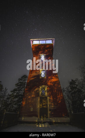 Torre Obervation Pälkäne in notturna, Finlandia Foto Stock