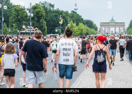 Berlino, Germania - 27 maggio 2018: il contatore-protesta contro la dimostrazione dell'AFD / alternative per la Germania (tedesco: Alternativa für Deutschland, un Foto Stock