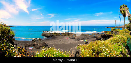 Playa Jardin beach sull'isola di Tenerife in Spagna Foto Stock