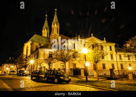 Chiesa di Saint Moritz in Kromeriz, Repubblica Ceca. Architettura religiosa. Destinazione di viaggio. Scena notturna. Foto Stock