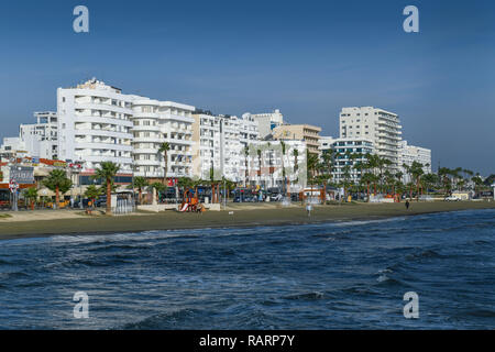 Alberghi, lungomare, Piale Pasar, Larnaka, Repubblica di Cipro, Strandpromenade, Republik Zypern Foto Stock