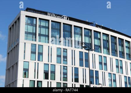 LIVERPOOL, Regno Unito - 20 Aprile 2013: Hilton hotel in Liverpool, UK. Hilton è la trentottesima più grande azienda privata negli Stati Uniti secondo Forbes. Foto Stock