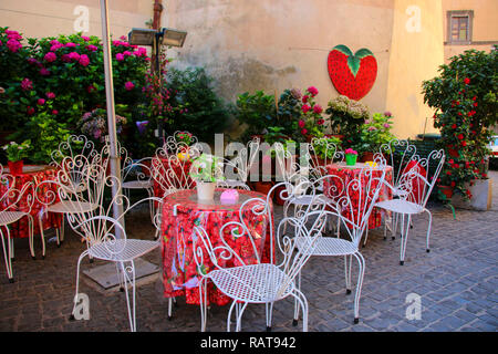 Un ristorante tipico Italiano nella piccola cittadina di Nemi, Lazio provincia, Italia Foto Stock