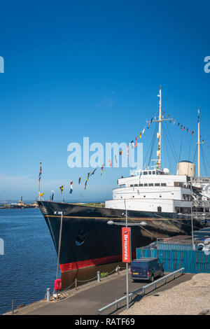 Il Royal Yacht Britannia al porto e dal porto di Edimburgo, Scozia, Regno Unito, Europa. Foto Stock