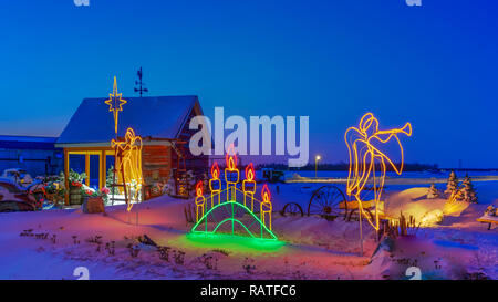 Il Parkside Pioneer Patch con le luci di Natale in inverno, Winkler, Manitoba, Canada. Foto Stock