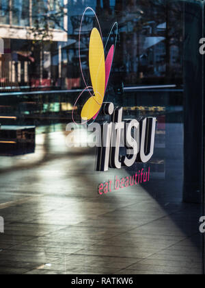 ITSU Londra - segno su un ITSU stile asiatico un ristorante fast food in London REGNO UNITO Foto Stock