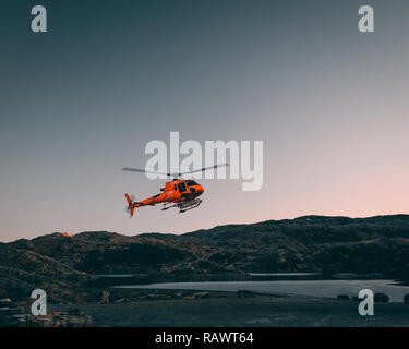 Elicottero andando in per l'atterraggio Foto Stock