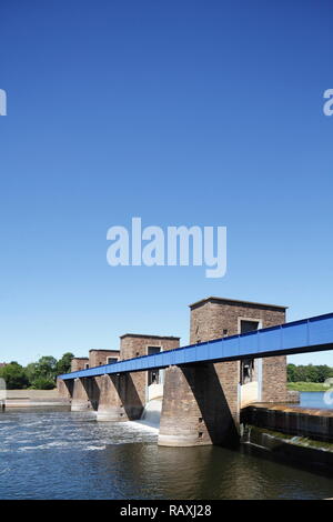 Ruhr dam a Ruhrschleuse, Duisburg, nel Land Renania settentrionale-Vestfalia, ho Ruhr-Stauanlage an der Ruhrschleuse, Duisburg, Renania settentrionale-Vestfalia, Deutschl Foto Stock