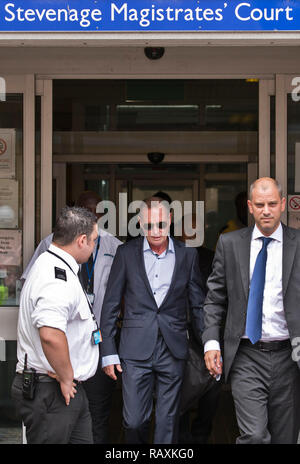 Paul Gascoigne lascia Stevenage Magistrates Court a Stevenage il 05 agosto, 2013. Gascoigne è stato multato dopo la supplica colpevole. Foto Stock