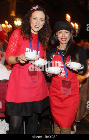 Gli ospiti dell evento di beneficenza 'Mehr als eine warme Mahlzeit' a Fischauktionshalle Hamburg offre: Jasmin Wagner, Fernanda Brandao dove: Amburgo, Germania Quando: 04 Dic 2018 Credit: Becher/WENN.com Foto Stock