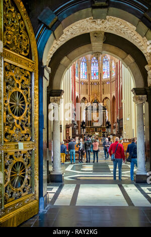 Interno della cattedrale di San Salvatore, Bruges, Fiandre, in Belgio Foto Stock