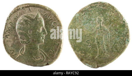 Antico bronzo romano sertertius medaglia dell'Imperatrice Julia Mamaea. Foto Stock