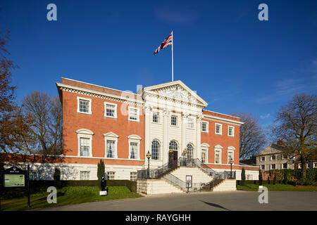 Ex casa stile palladiano Warrington Town Hall, Cheshire, Inghilterra originariamente chiamato Bank Hall grado che ho elencato la costruzione dell'architetto James Gibbs Foto Stock