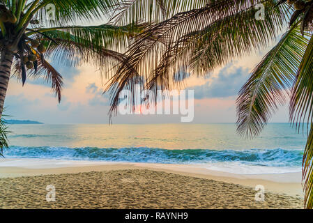 Mare sunrise in Koh Samui, Thailandia. Foto Stock