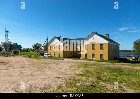 SOLOVKI, Repubblica di Carelia, Russia - 25 giugno 2018: Villaggio Solovetsky sull isola Solovki. L'Arcipelago di Solovetsky, regione di Arkhangelsk, Russia Foto Stock