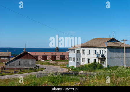 SOLOVKI, Repubblica di Carelia, Russia - 25 giugno 2018: Villaggio Solovetsky sull isola Solovki. L'Arcipelago di Solovetsky, regione di Arkhangelsk, Russia Foto Stock