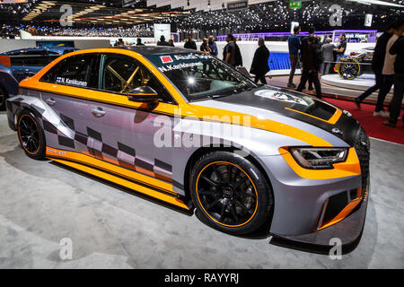 Ginevra, Svizzera - Marzo 8, 2017: Audi RS3 LMS MTM tuning auto sportiva presentati presso il 87th Geneva International Motor Show. Auto Foto Stock