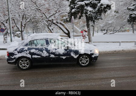 Salonicco, Grecia, 5 gennaio 2019. Tranciati coperta di neve del nord del porto greco città di Salonicco, come la Grecia è interessata da un fronte freddo portando nevicate e basse temperature in molte parti del paese. Credito : Orhan Tsolak / Alamy Live News Foto Stock