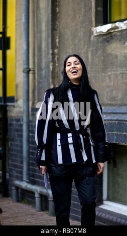 Londra, Regno Unito. 5° gennaio 2019. La London Fashion Week Uomo.Street Style- London Fashion Week Uomo , 5° stripeJanuary 2019-UK Credit: sherion mullings/Alamy Live News Foto Stock