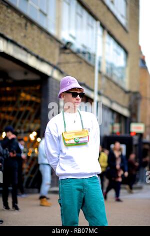 Londra, Regno Unito. 5° gennaio 2019. La London Fashion Week Uomo.Street Style- London Fashion Week Uomo , 5 gennaio 2019- UK Credit: sherion mullings/Alamy Live News Foto Stock
