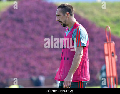 Doha in Qatar. 06 gen 2019. Calcio: Bundesliga. Franck Ribery sorge sul terreno di formazione durante una sessione di formazione del suo club al mattino. FC Bayern rimarrà nel deserto città fino al 10.01.2019 per il loro campo di addestramento. Credito: Pietro Kneffel/dpa/Alamy Live News Foto Stock