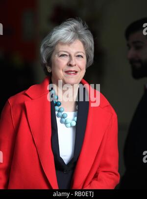 Londra, UK, Gennaio 06, 2019. Theresa Maggio del Primo Ministro britannico visto lasciare la BBC studios Credito: WFPA/Alamy Live News Foto Stock