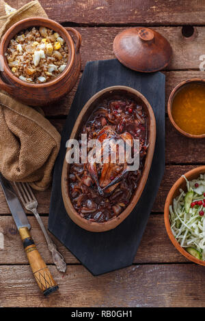 Arrosto di Francolino di monte grano saraceno porridge e salsa Foto Stock
