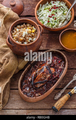 Arrosto di Francolino di monte grano saraceno porridge e salsa Foto Stock