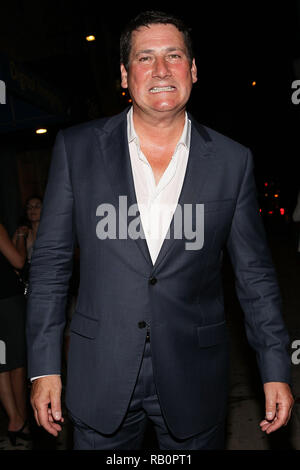 NEW YORK, NY - 13 agosto: Tony Hadley cantante della band Spandau Ballet all'indietro agli anni Ottanta mostra al Canal room su agosto 13, 2011 a New York City. (Foto di Steve Mack/S.D. Mack foto) Foto Stock